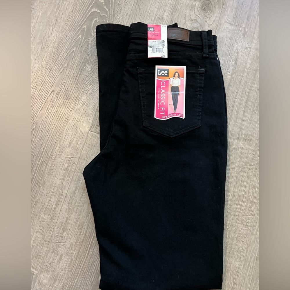 Lee Women’s Classic Fit Black Jeans 14 Long at the waist stretch NWT